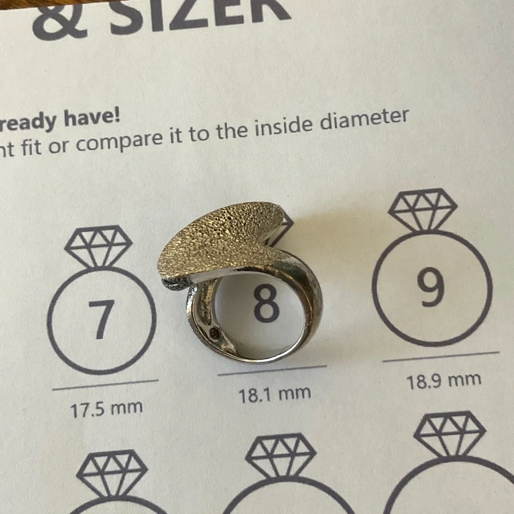 Textured Silver Ring - Picture 6 of 7